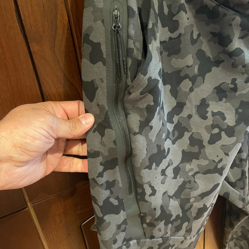 Jogging Pants - image 4